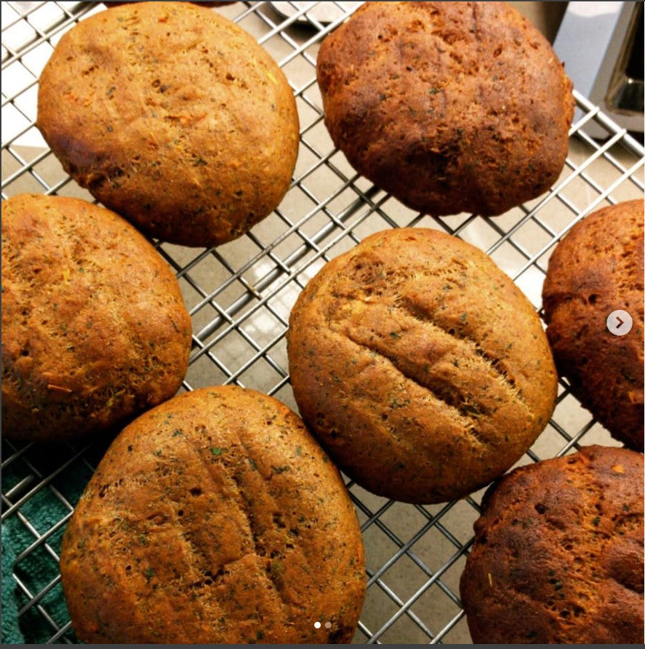 Hearty Spicy Tomato Dill Buns